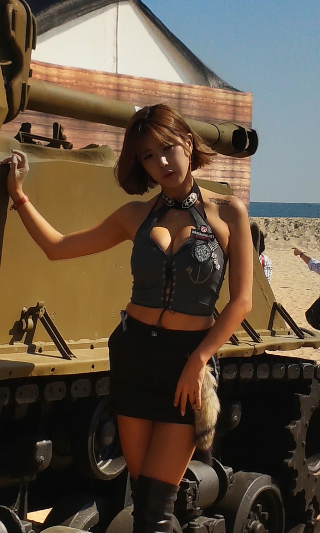 South Korea's top showgirl Xu Yunmei Busan tank world 1